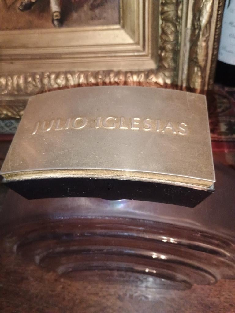 Julio iglesias only xl (factice) parfumwinkel 1 l ? 1,5l?, Enlèvement