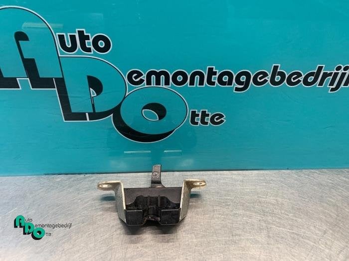Mécanique de verrouillage hayon d'un Peugeot 107 (107 05-), -, 3 mois de garantie, Utilisé, -