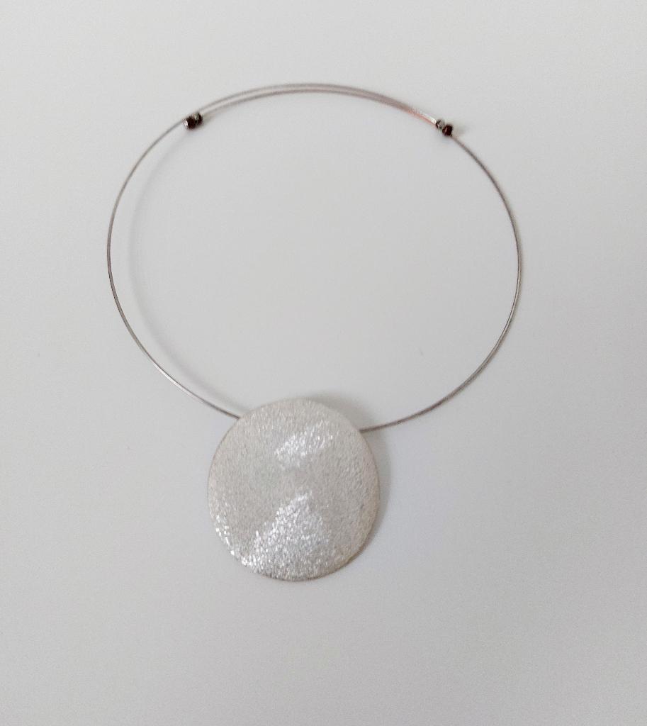 Collier argenté, Bijoux, Sacs & Beauté, Colliers, Enlèvement ou Envoi, Synthétique, Utilisé, Réglable