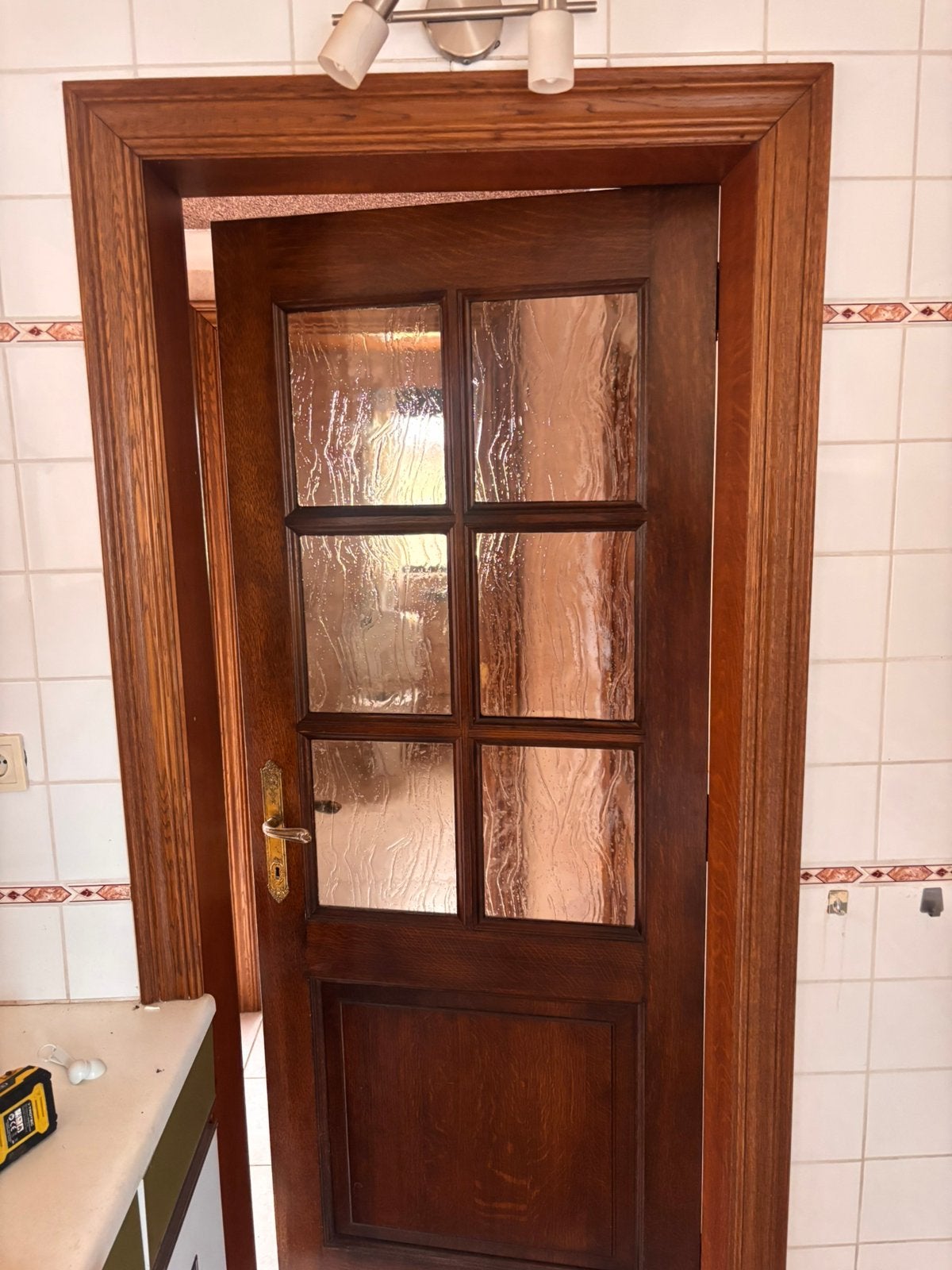 Gratis, 2 deuren met glas en 2 vol houten deuren, Bricolage & Construction, Fenêtres & Moustiquaires, Comme neuf, Verre, Enlèvement
