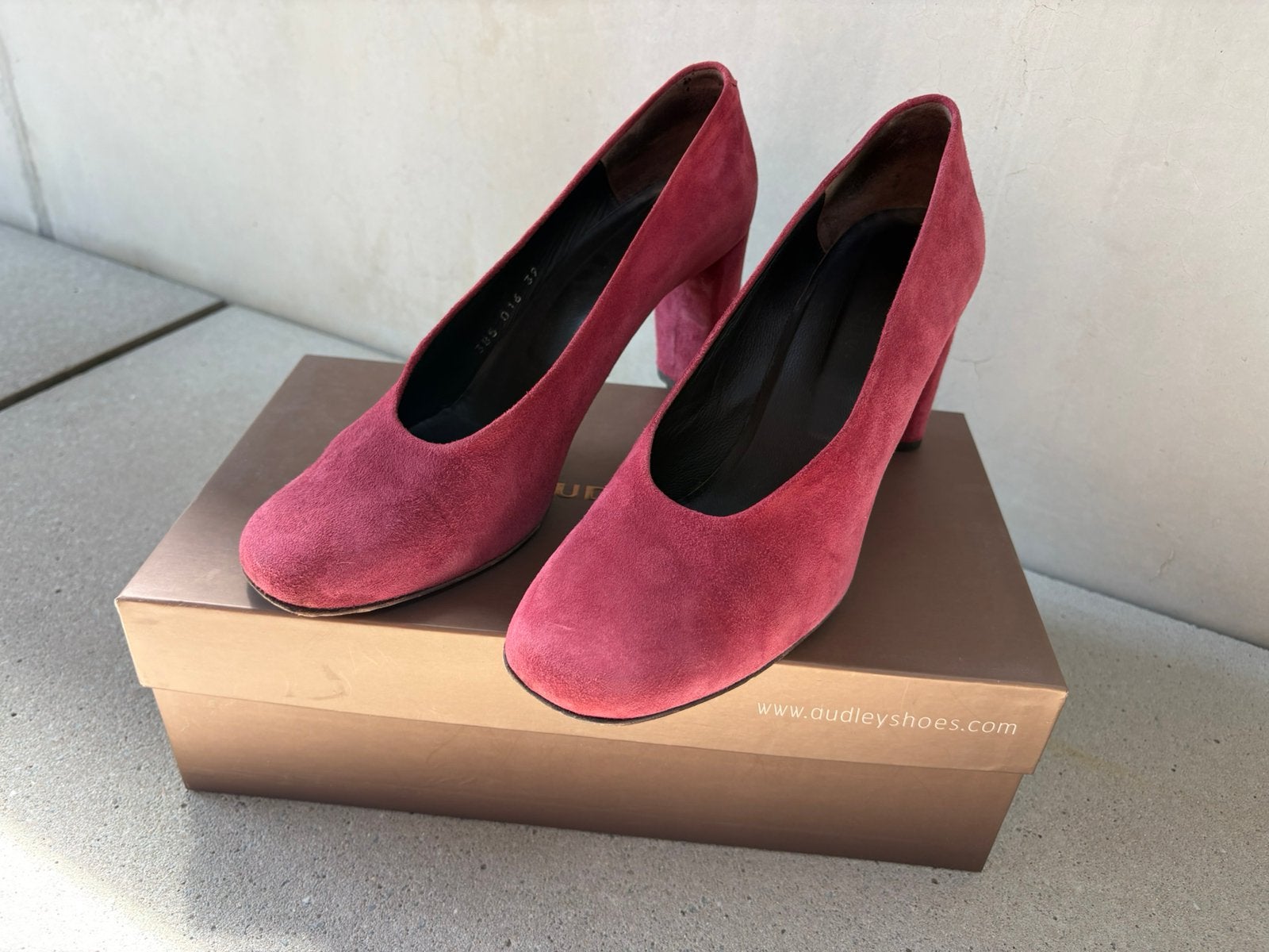 Escarpins en daim bordeaux/rouges - Audley, Vêtements | Femmes, Chaussures, Rouge, Escarpins, Comme neuf, Enlèvement