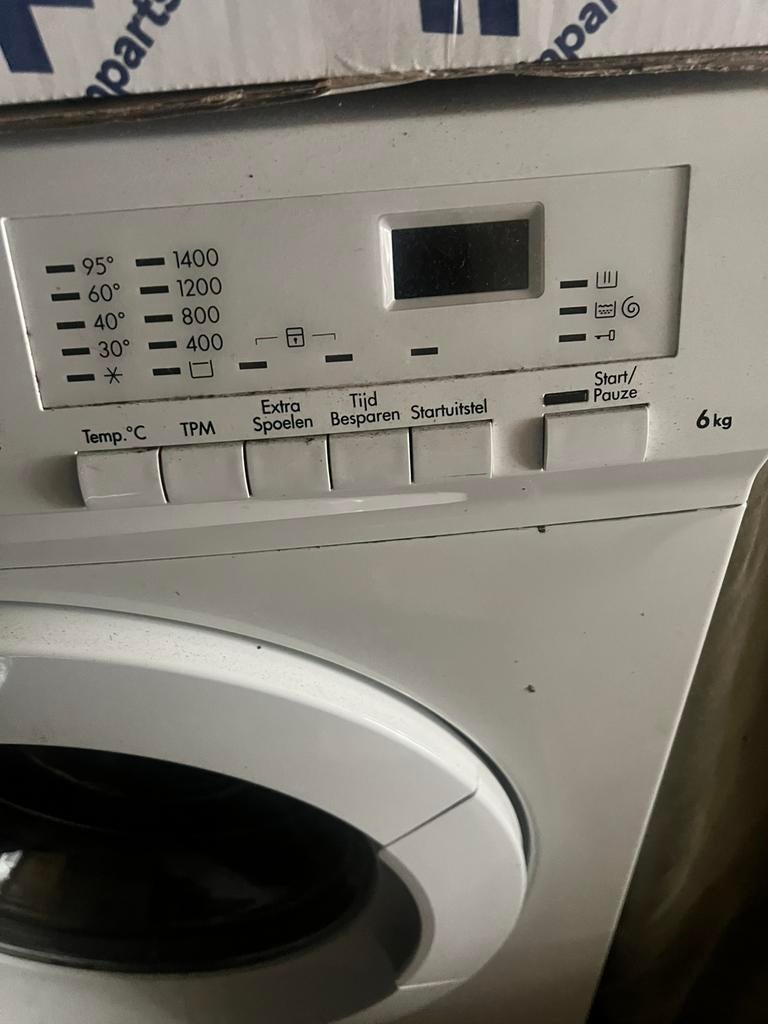 1 wasmachine  en 1 vaatwasser, Elektronische apparatuur, Wasmachines, Ophalen, Zo goed als nieuw
