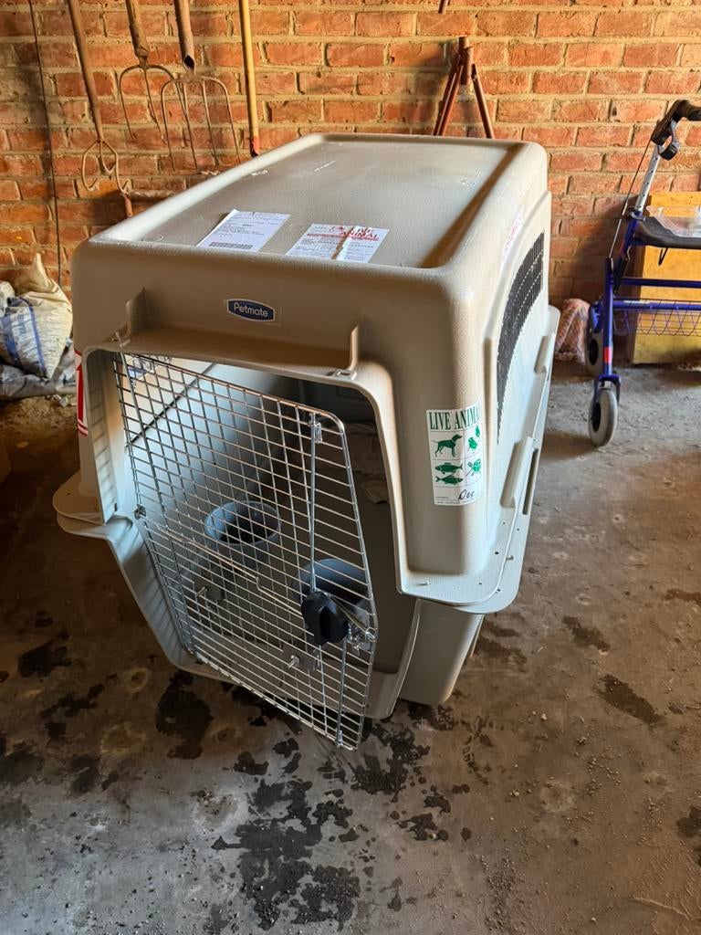 Reis kennel grote honden met drink- en eetbak, Dieren en Toebehoren, Hondenhokken, Ophalen, Hondenkennel, 110 cm of meer, 65 tot 100 cm