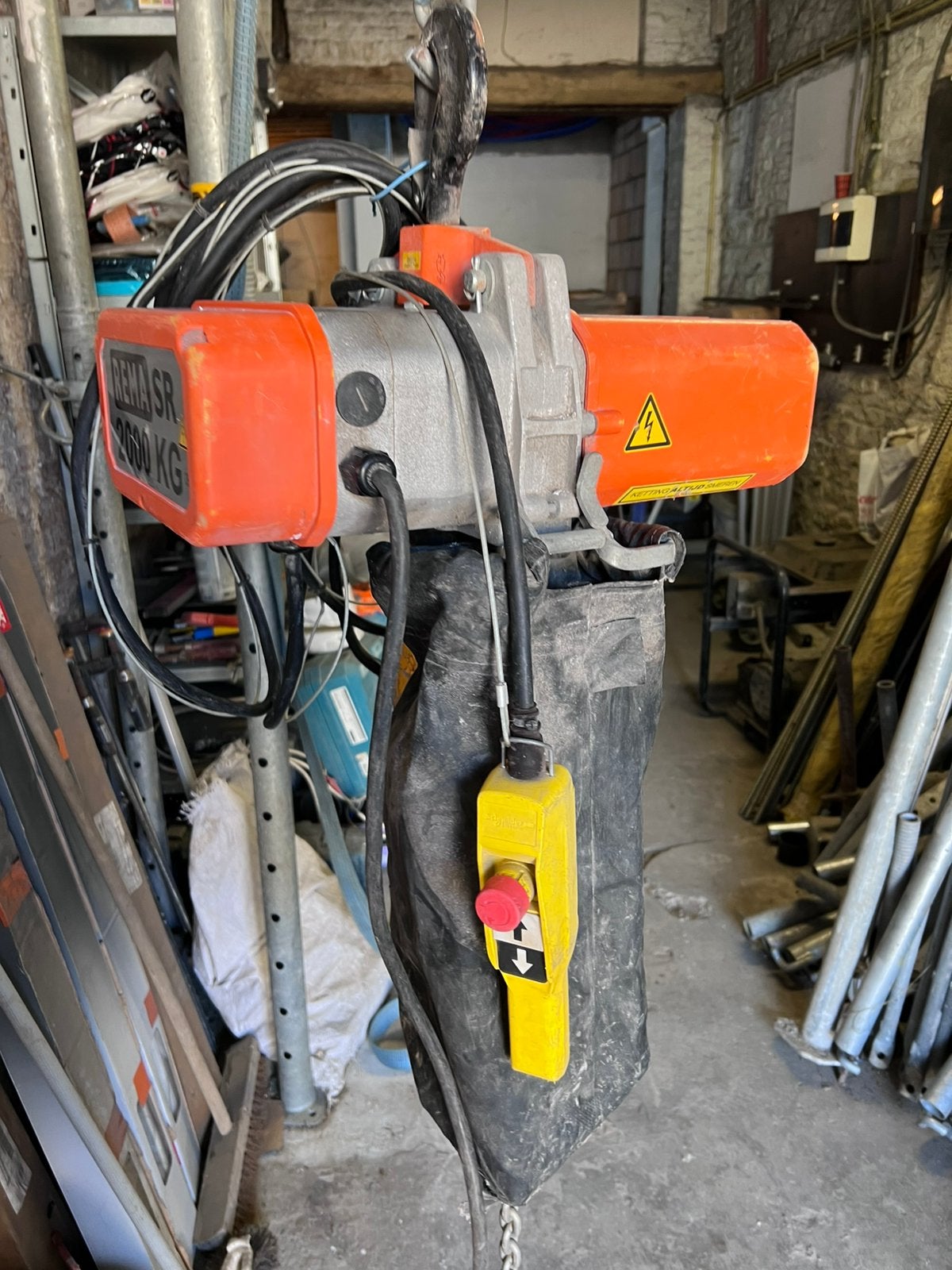 Palan électrique à chaîne REMA SR 2000 kg – 230 V, Bricolage & Construction, Enlèvement, Comme neuf, Électrique