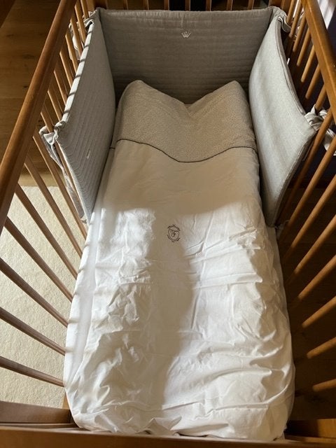 houten ledikant met bekleding en donsdekenovertrek van First, Kinderen en Baby's, Ophalen, Ledikant