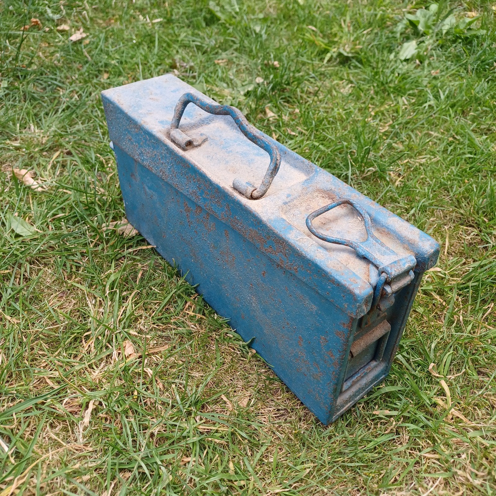 Metalen ammo box, Ophalen