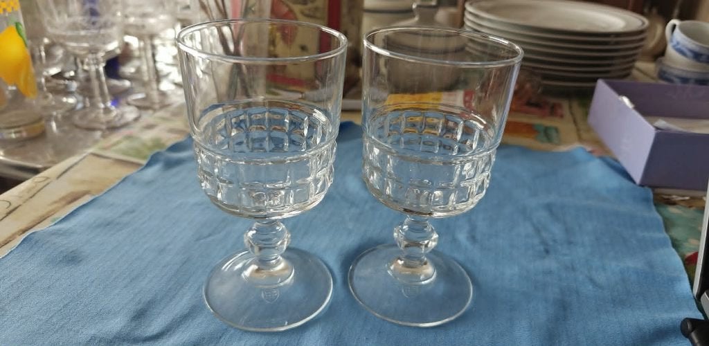 glazen voetglazen BP vintage 4 stuks nieuw, Collections, Verres & Petits Verres, Enlèvement ou Envoi, Neuf, Verres et Verres à shot