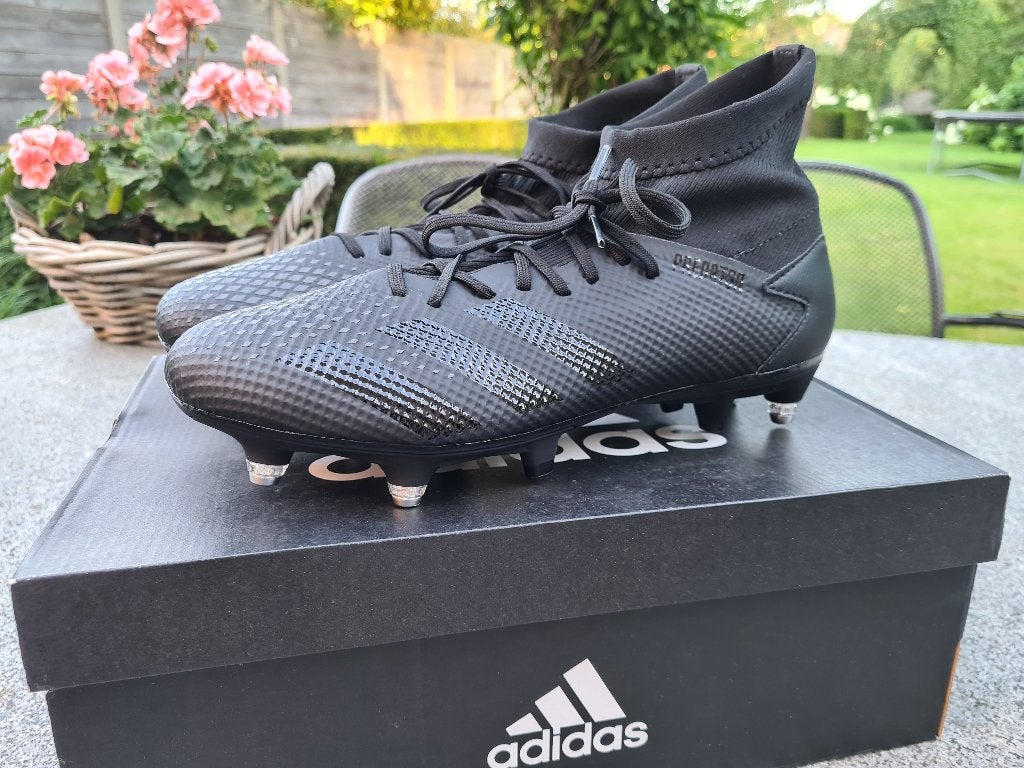 Nieuwe adidas predator voetbalschoenen 42, Sport en Fitness, Voetbal, Ophalen, Nieuw, Schoenen