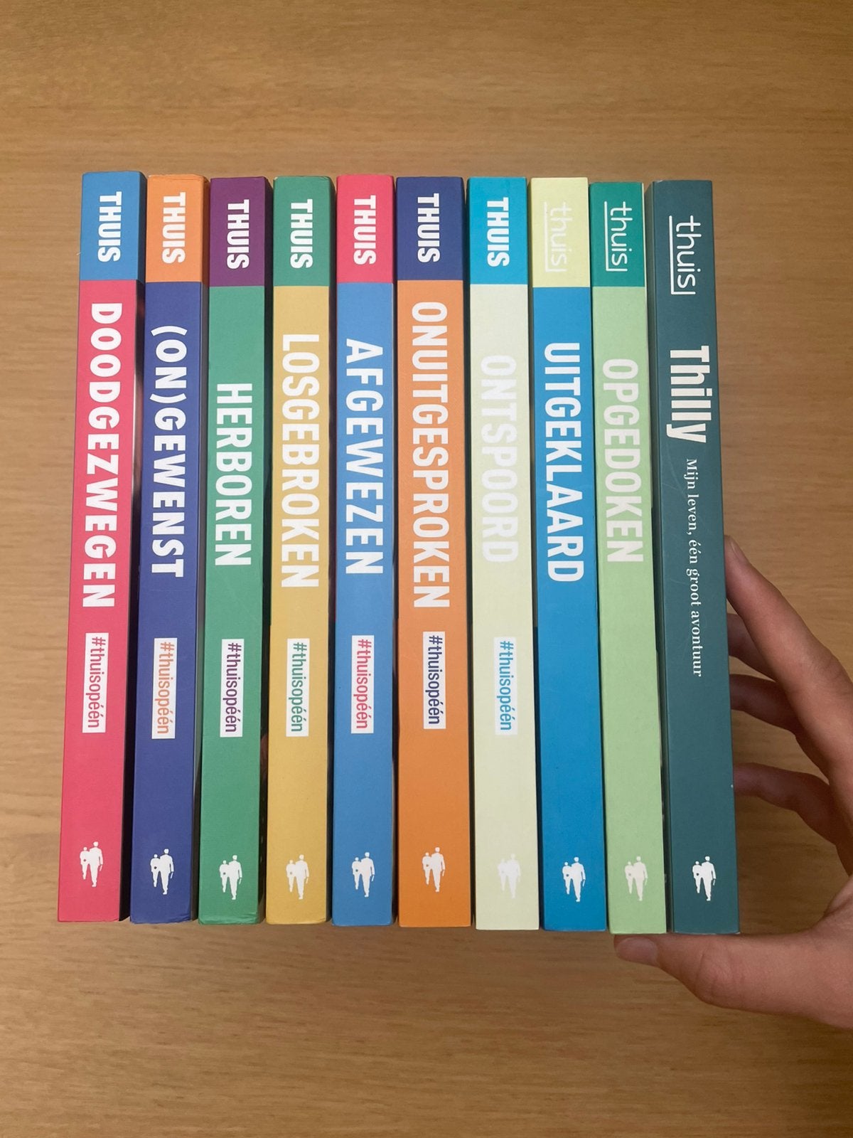Thuis (10 boeken), Boeken, Ophalen of Verzenden, Gelezen, Tv-serie