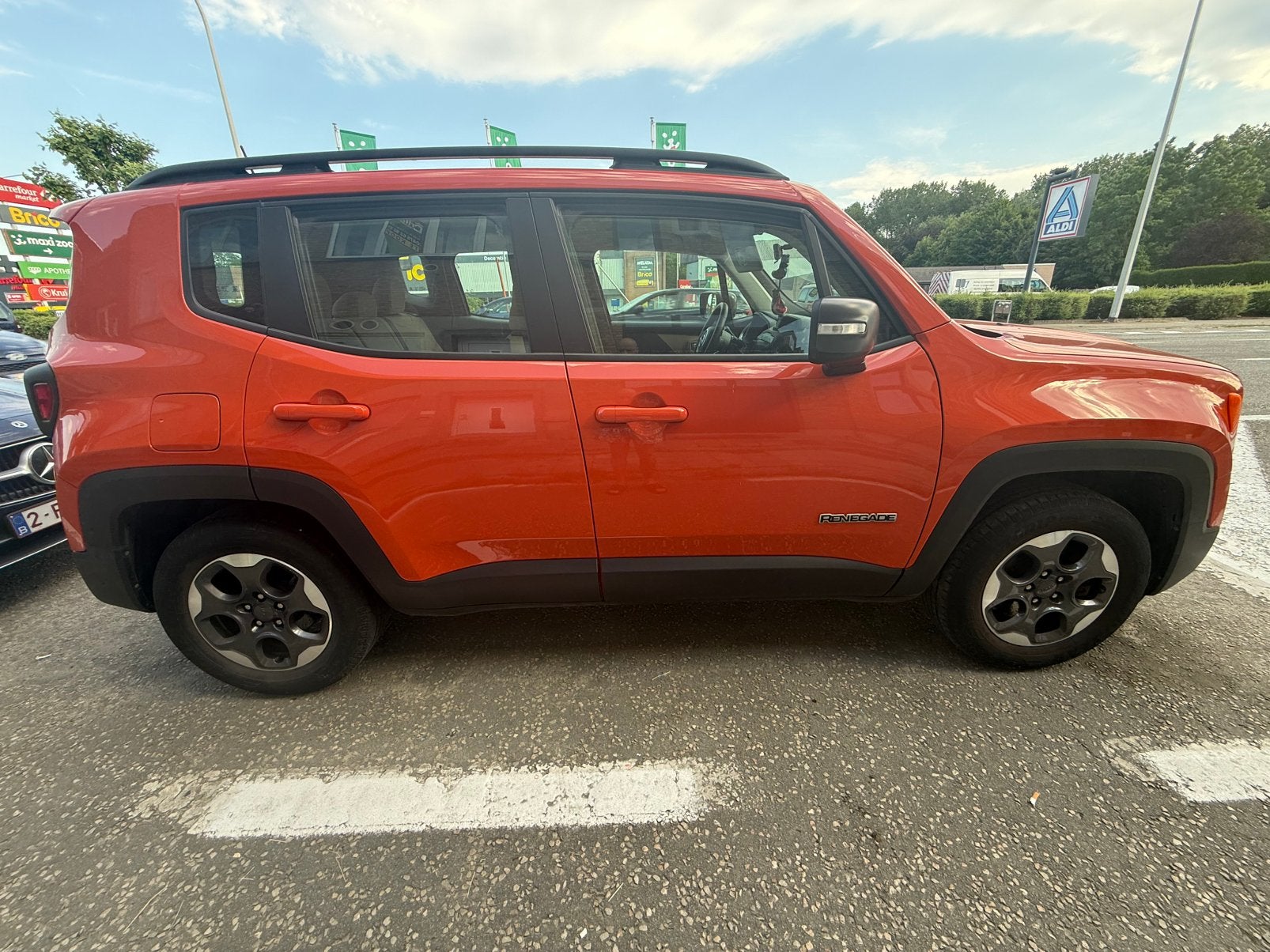 Jeep Renegade 1.6 Benzine Longitude – Zeer nette staat, Stof, Overige kleuren, Handgeschakeld, 5 deurs