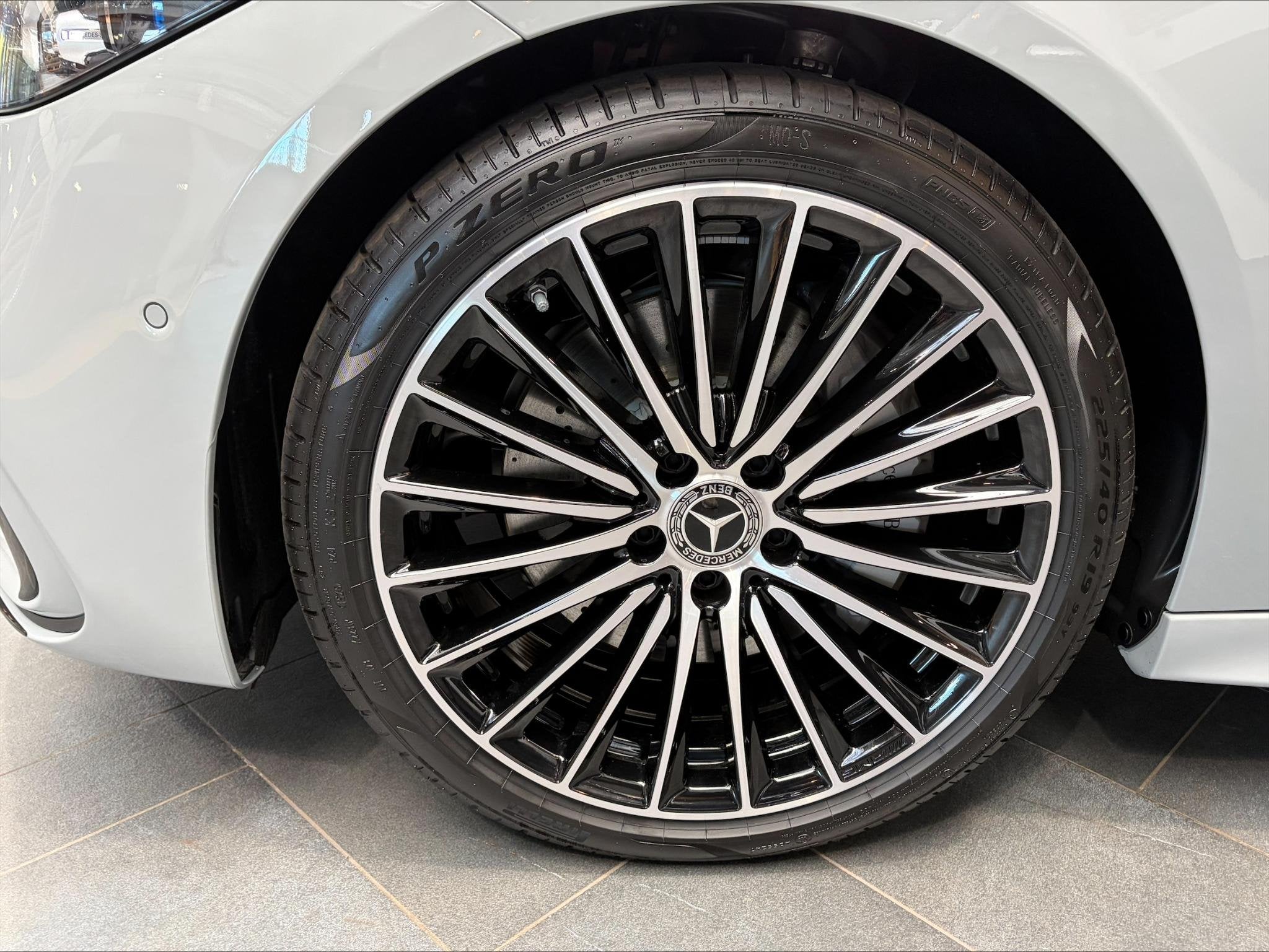 Mercedes-Benz C-Klasse Berline C 180 Star Edition Nieuwe wag, Automaat, 4 deurs, 1800 kg, 4 cilinders