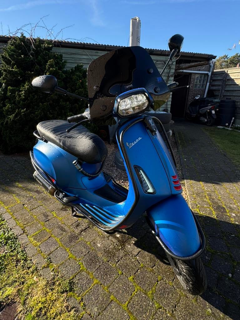 Vespa sprint Akrapovic full optie 50cc 2020 iget, Ophalen, Zo goed als nieuw