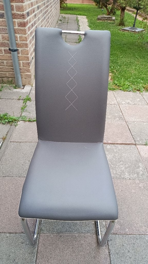 Lot de 4 chaises en simili cuir gris/blanc pied acier, Enlèvement, Utilisé, Gris, Synthétique