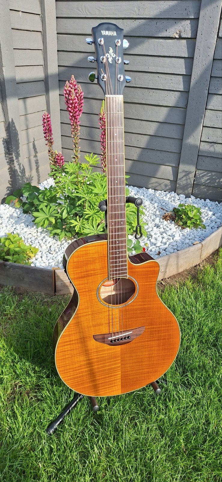 yamaha APX 600 FM Amber, Muziek en Instrumenten, Ophalen, Zo goed als nieuw, Western- of Steelstringgitaar, Met (piezo-)element
