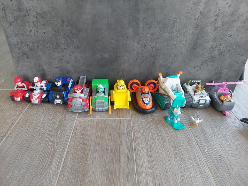 Set Paw Patrol - 10auto's en bus, Handtassen en Accessoires, Bedels, Ophalen