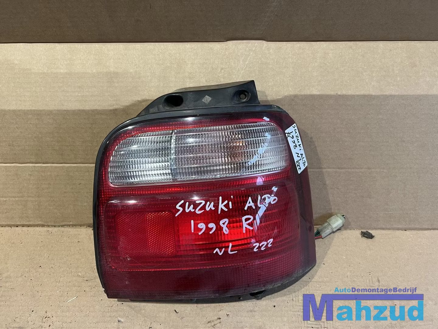 SUZUKI ALTO RECHTS achterlicht right backlight, Info@fabrikant.eu, Fabrikant BV, Fabrikantstraat 1
1000 AA  Amsterdam, NL, Utilisé