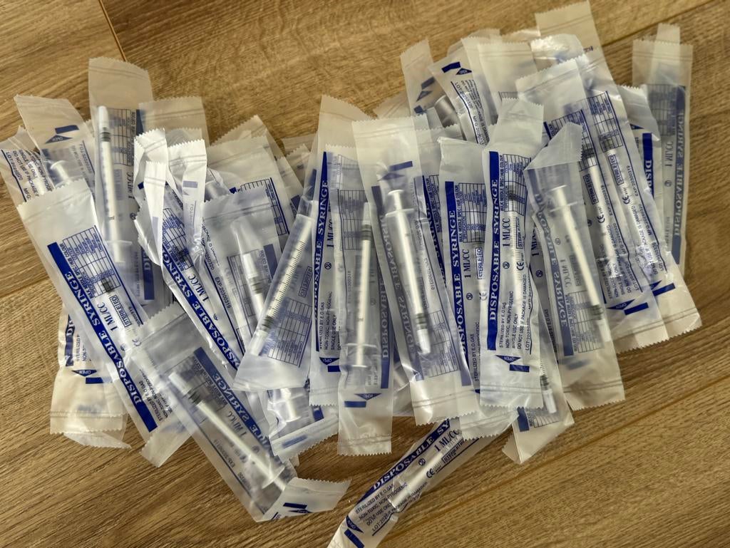 Steriele 1 ml spuitjes nieuw ideaal voor vinger voeden, Enlèvement