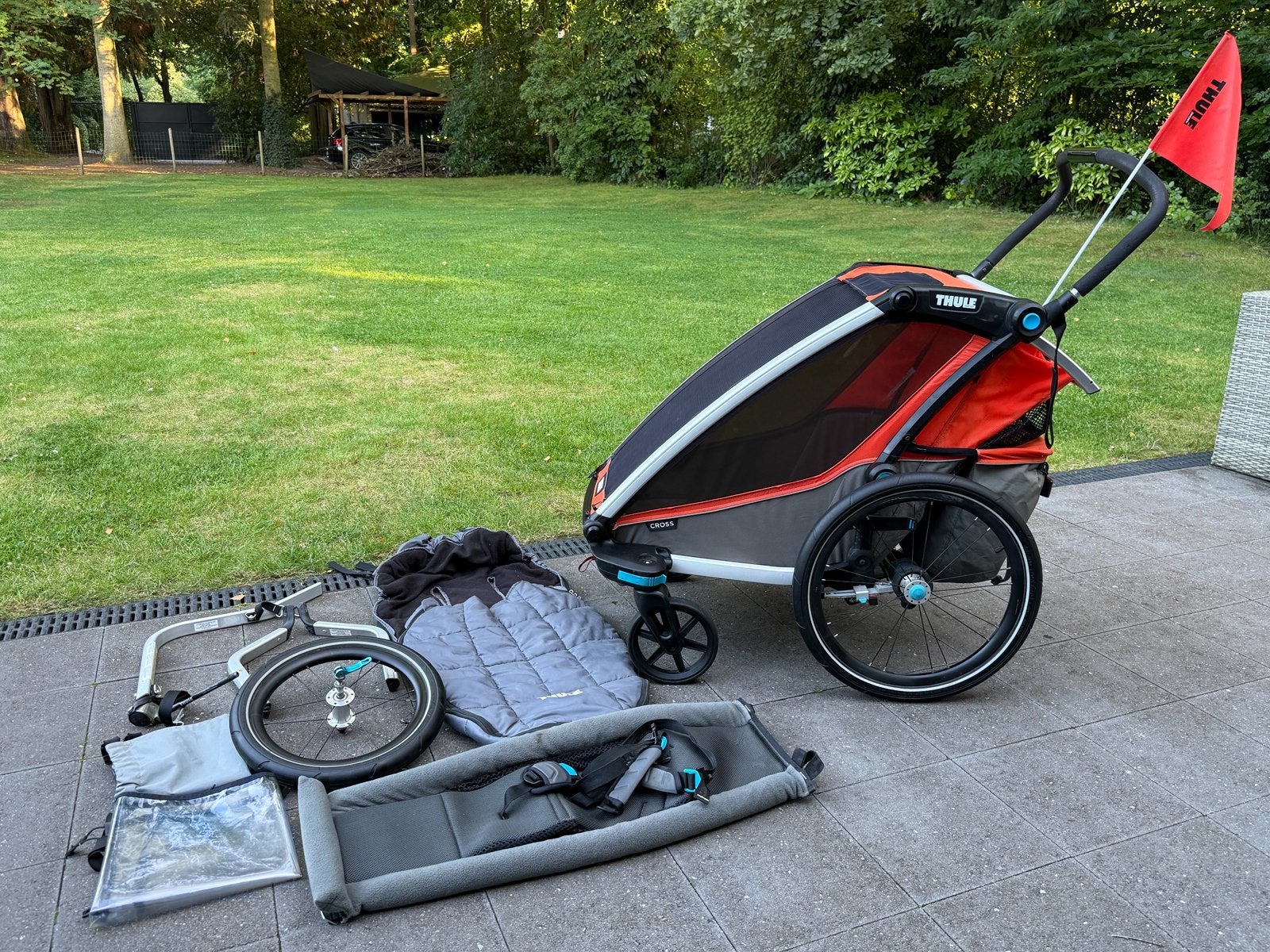 Thule Chariot Cross fietskar + accessoires (nieuwstaat), Ophalen, Nieuw, Kinderkar, Vering