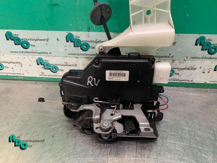 Serrure portière mécanique 2portes droite d'un Volkswagen, Volkswagen, -, 3 mois de garantie, Utilisé