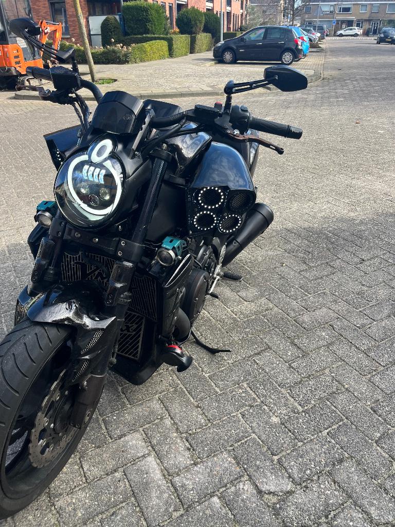 yamaha vmax 1700 soper goedkoop!!, Motoren, 4 cilinders, Sportuitlaat, Particulier, Meer dan 35 kW