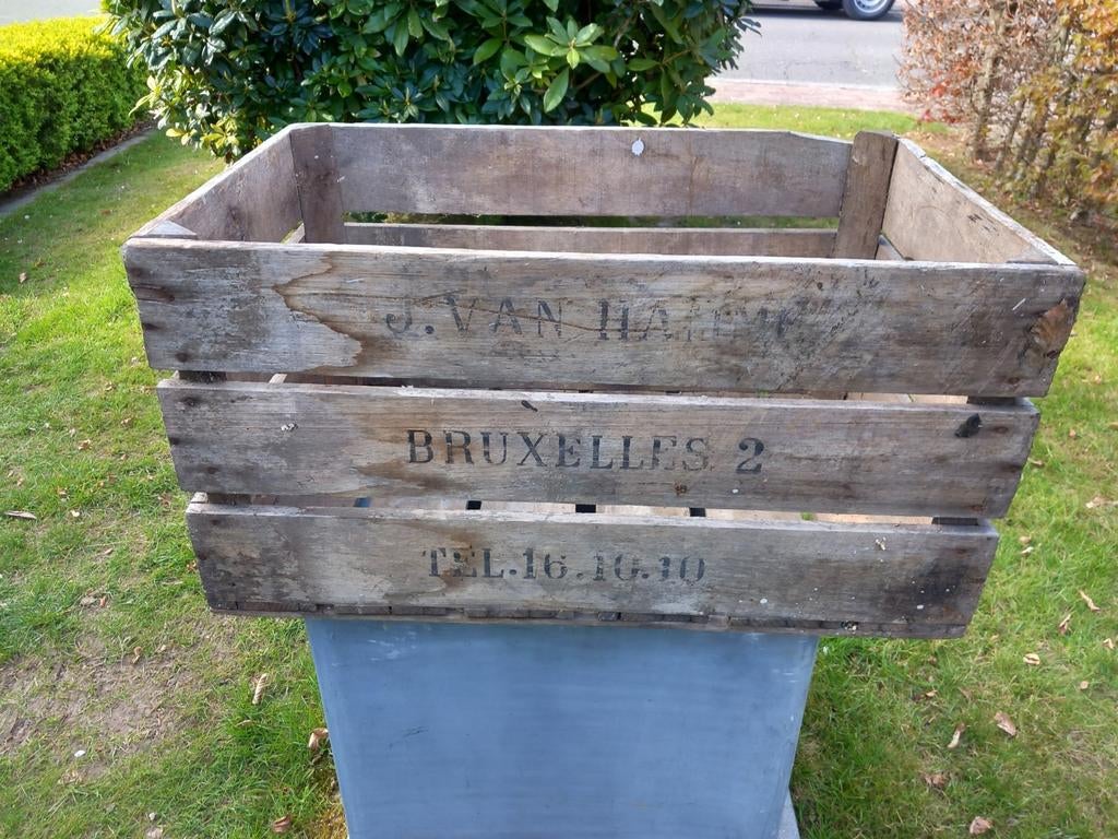 Zeer oude kist in hout met opschrift, Huis en Inrichting, Woonaccessoires | Kisten, Ophalen