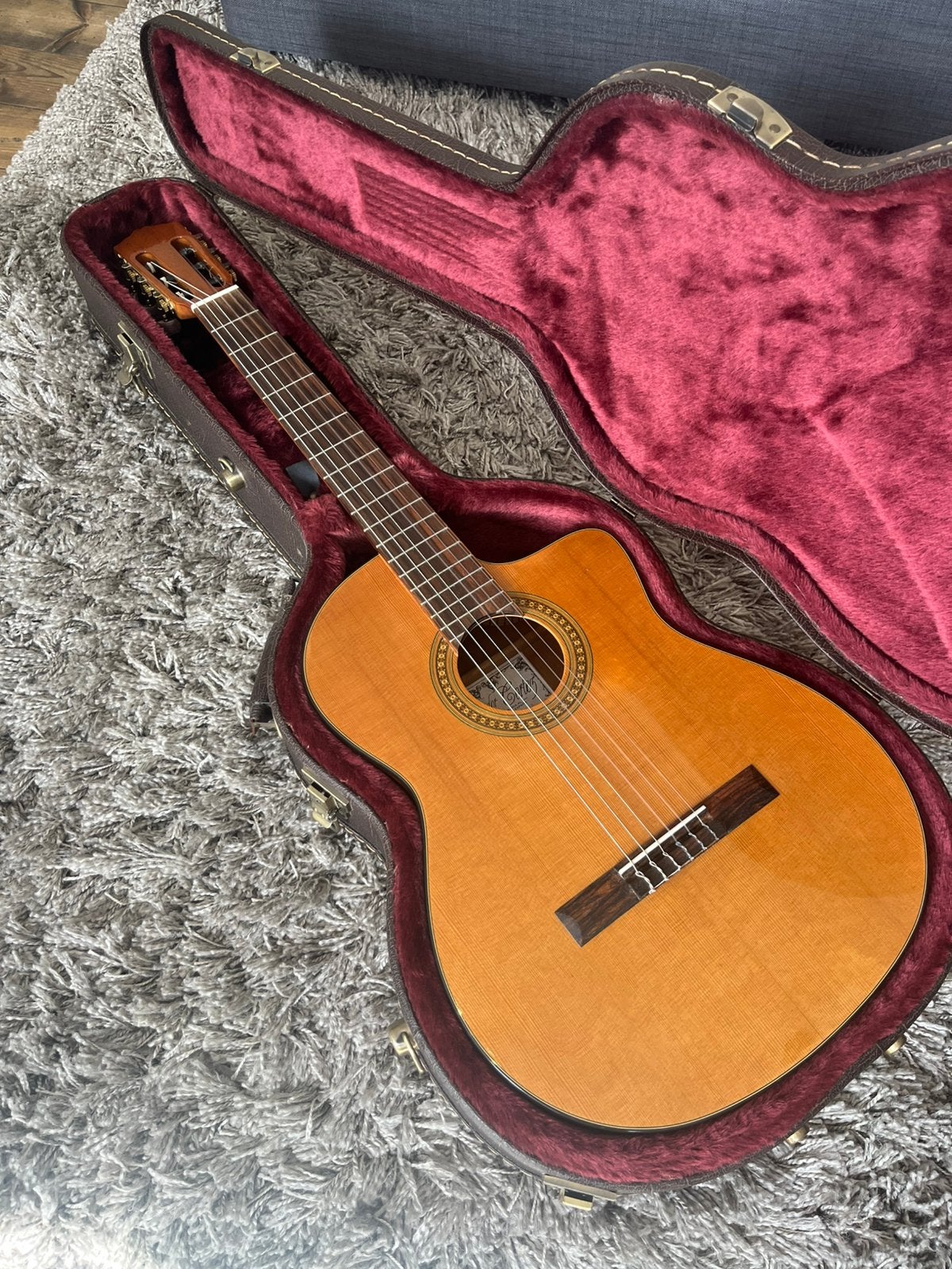 guitare classique salvador cortez +ampli (2025), Musique & Instruments, Enlèvement, Comme neuf, Guitare classique ou espagnole