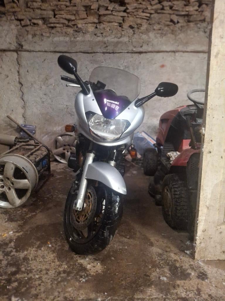 Kawasaki zr 750s, Motos, 750 cm³, Plus de 35 kW, 4 cylindres, Sport
