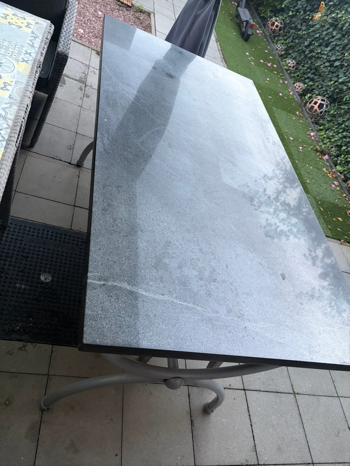 Marmeren tuintafel met metalen onderstel, Tuin en Terras, Ophalen, Zo goed als nieuw