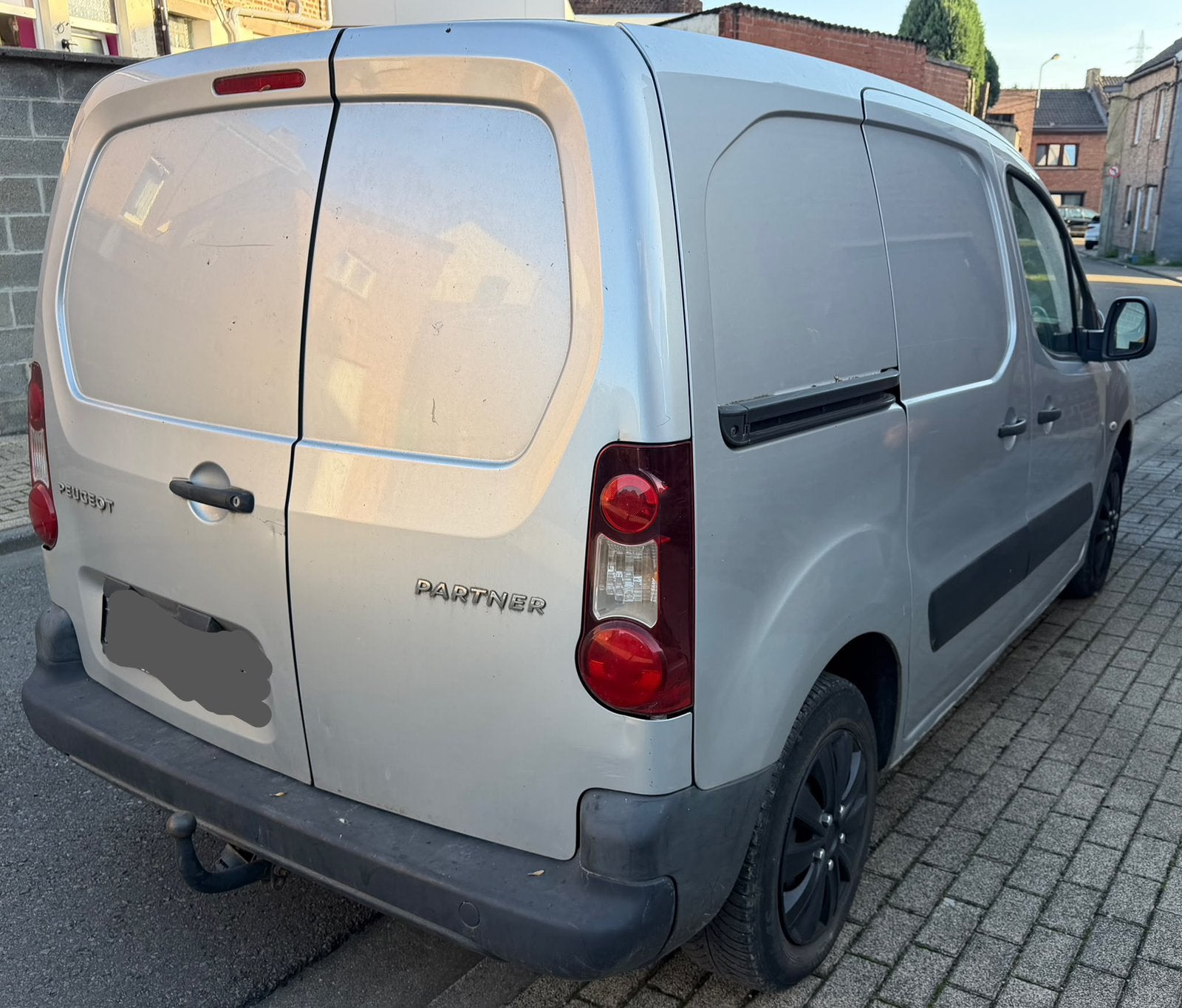 Peugeot Partner 1.6 Hdi 2013 légèrement accidentée, Autos, Achat, 3 places, Boîte manuelle, Autre carrosserie