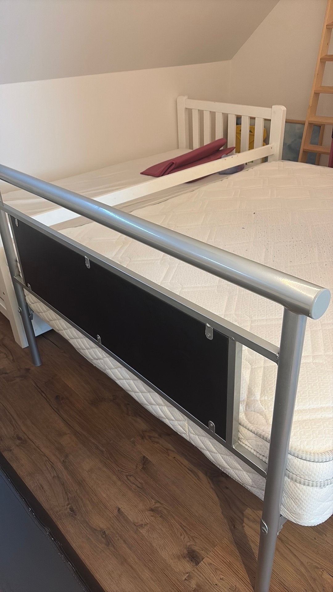 Lit 140 x 200 cm gratuit avec matelas 160 x 200 cm, Gris, Queen size, 140 cm, Enlèvement