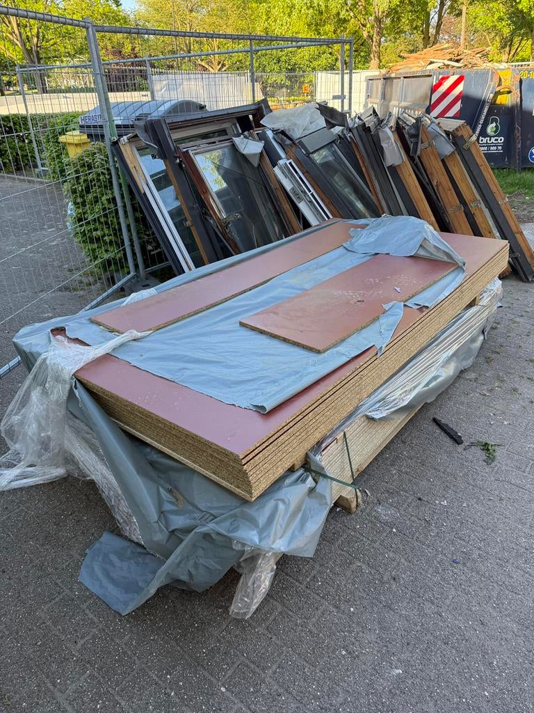 30 plaques de coffrage de 1,2 x 2,5 m, Bricolage & Construction, Enlèvement, Comme neuf, Planche