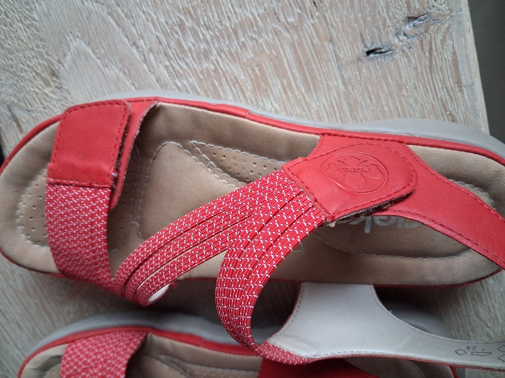 sandalen rood  m  38, Ophalen, Sandalen of Muiltjes, Zo goed als nieuw, Rood