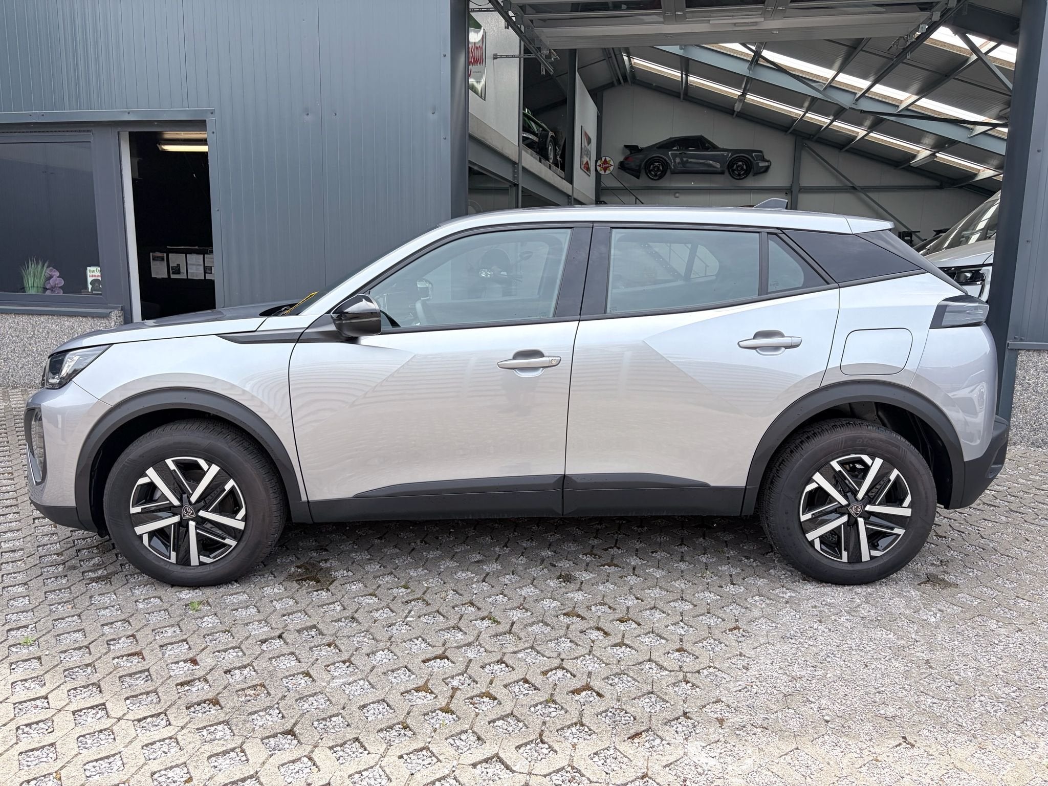 Peugeot 2008 NIEUW - Benzine - Slechts 159 km !, Auto's, Voorwielaandrijving, Stof, Gebruikt, Parkeersensor