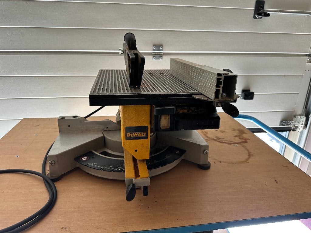 Dewalt tafel, afkort, verstekzaak, Doe-het-zelf en Bouw, Ophalen, Gebruikt, Zaag, DeWalt