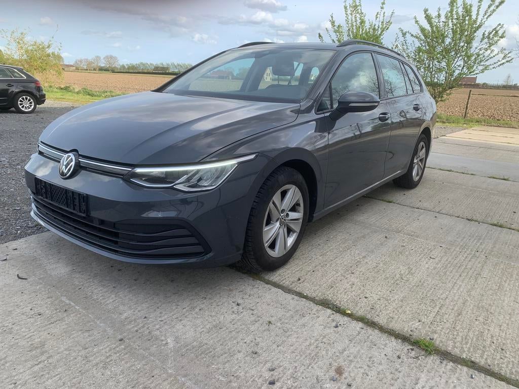 VW Golf 8 1.0 E Tsi Life 1, Autos, Volkswagen, Argent ou Gris, Achat, Euro 6, Entreprise