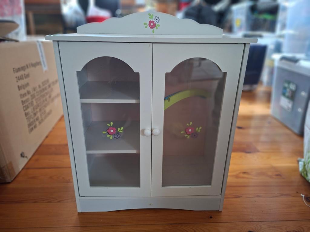 Poppen kast, Ophalen of Verzenden