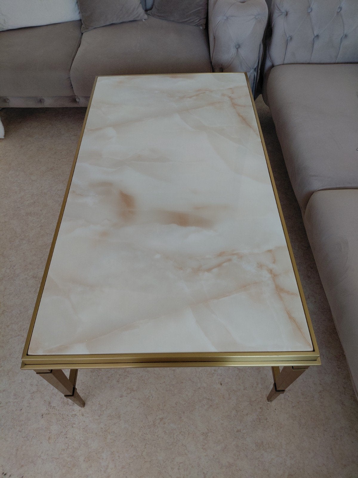 Table basse, Enlèvement