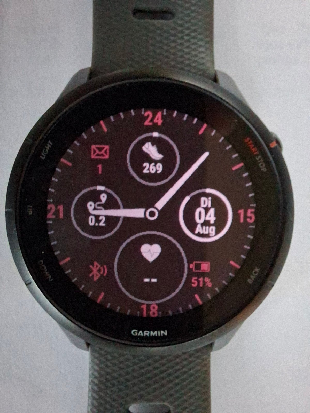 Garmin 255 , met GPS, nieuwstaat, van december 2025, Handtassen en Accessoires, Smartwatches, Ophalen, Garmin, Nieuw, Waterdicht