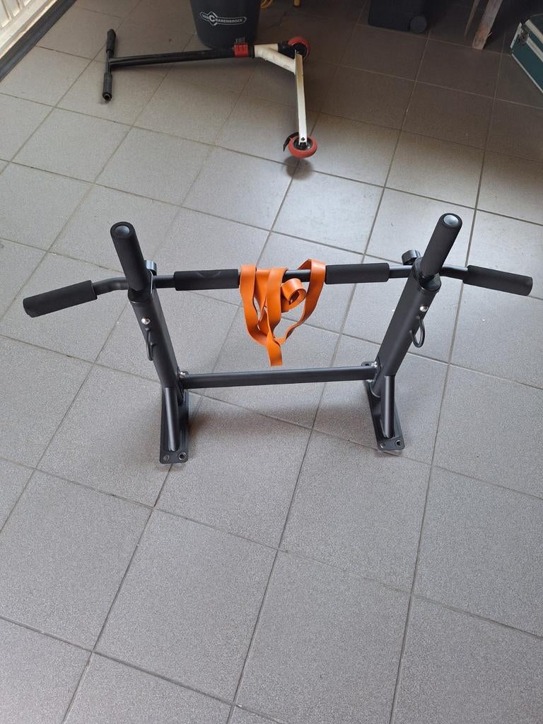 Pull up rek voor tegen muur multifunctie, Sport en Fitness, Ophalen