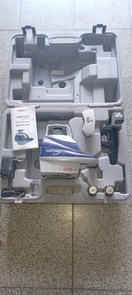 Agatec niveleer laser., Ophalen