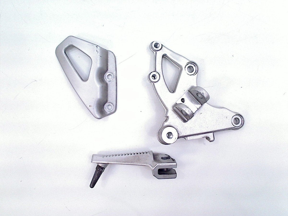REPOSE PIEDS AVANT DROIT R nineT 2016-2021 (K23) (8537629), Dhr. S. di Majo, Utilisé, Info@cama-motorparts.nl, P.J. Troelstraweg 8 8
3144 CX  MAASSLUIS, NL
