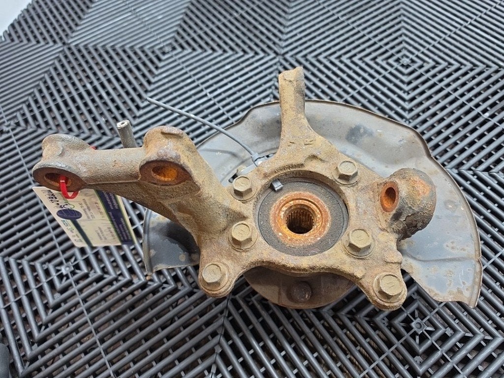 FUSEE RECHTS VOOR Toyota Prius Plus (ZVW4) (01-2011/-), Gebruikt, Kundenbetreuung@toyota.de, Toyota, Toyota-Allee 2
50858  Köln, DE