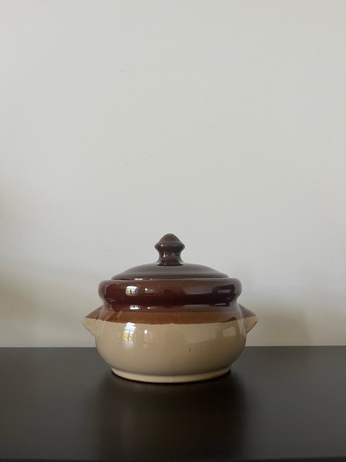 Rustieke keramische pot met deksel hoogte 10 cm bruin/beige, Antiek en Kunst, Ophalen of Verzenden