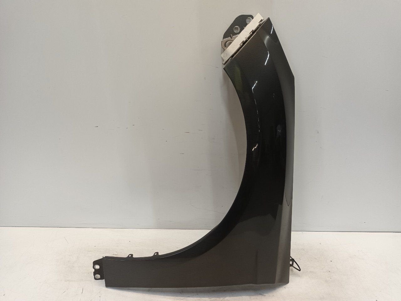 Spatbord links voor Ford Focus, Auto-onderdelen, Onderdelen@venauto.nl, Van der Ven Autorecycling B.V., Gebruikt, Ettenseweg 76, 4706 PB Roosendaal, The Netherlands