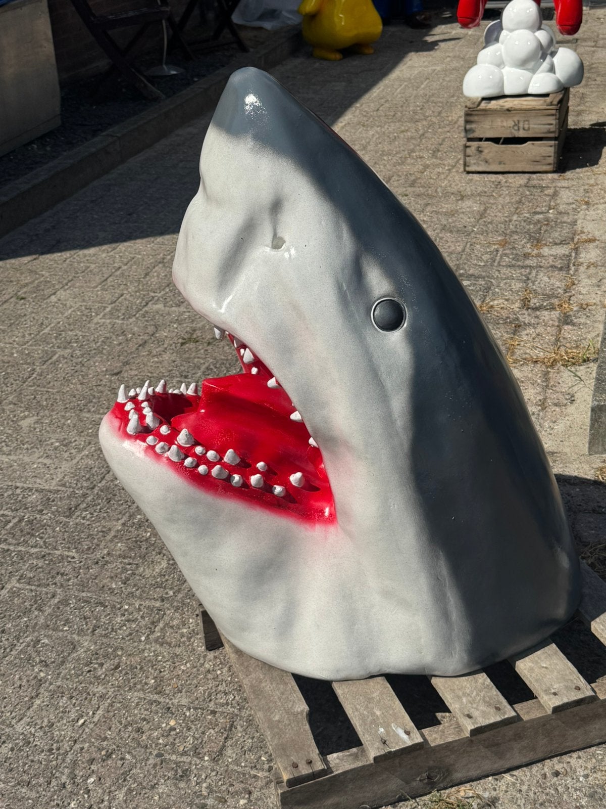 Statue décorative en forme de tête de requin ou de mâchoire, Enlèvement, Utilisé, Animal