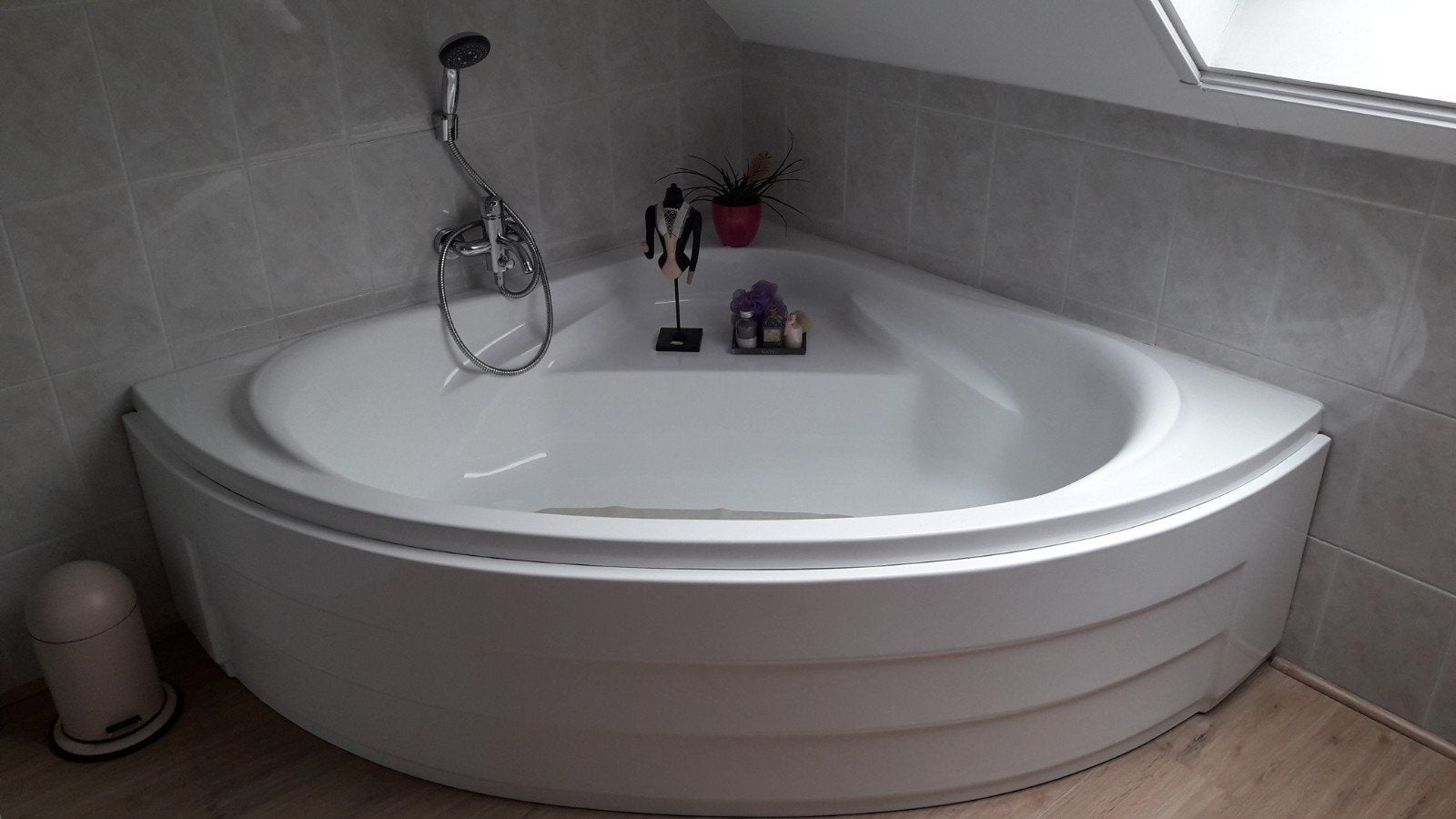 Hoekbad polyester in perfecte staat, Ophalen