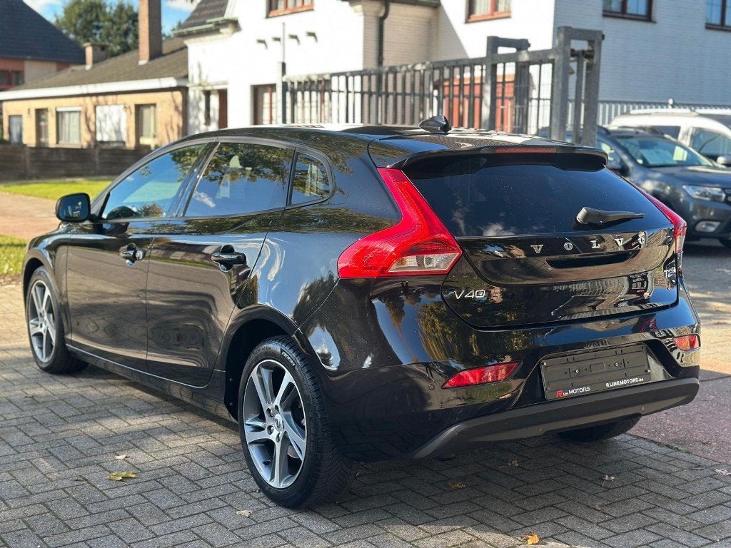 Volvo V40 1.5 T2 Black Edition - Automaat - 69.763KM - 2019, Auto's, 4 deurs, 1498 cc, 4 cilinders, Parkeerassistent