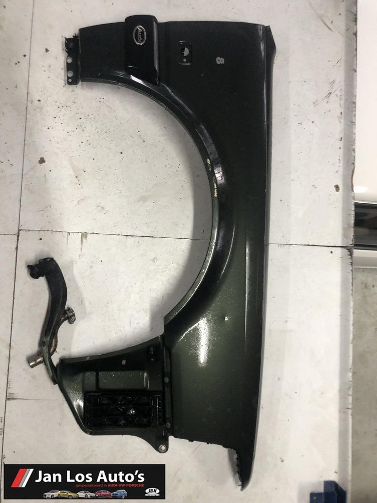 Audi V8 typ 44 spatbord voorscherm rechts, Auto-onderdelen, Carrosserie, Spatbord, Audi, Rechts, Gebruikt, Ophalen