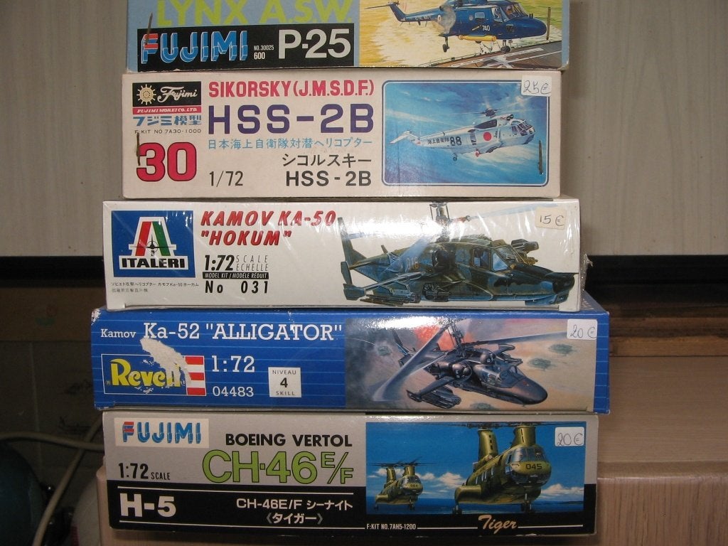 lot bouwdozen van gevechtshelicopters, Hobby en Vrije tijd, Ophalen, Nieuw, Helikopter, Overige merken