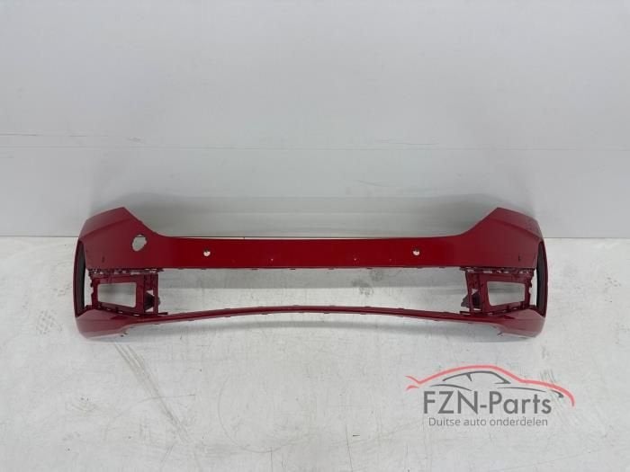 Skoda Octavia IV Facelift Voorbumper Rood 4PDC (5E3807221L), Enlèvement ou Envoi, Utilisé, Avant, Pare-chocs